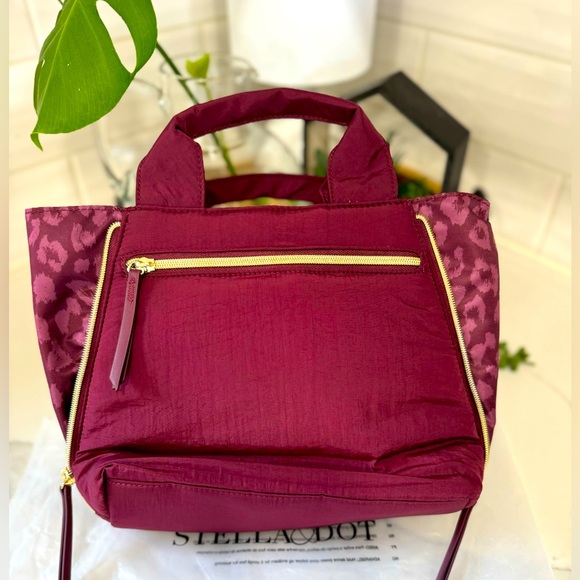 Stella & Dot Zip It Crossbody- Oxblood - Picture 2 of 3